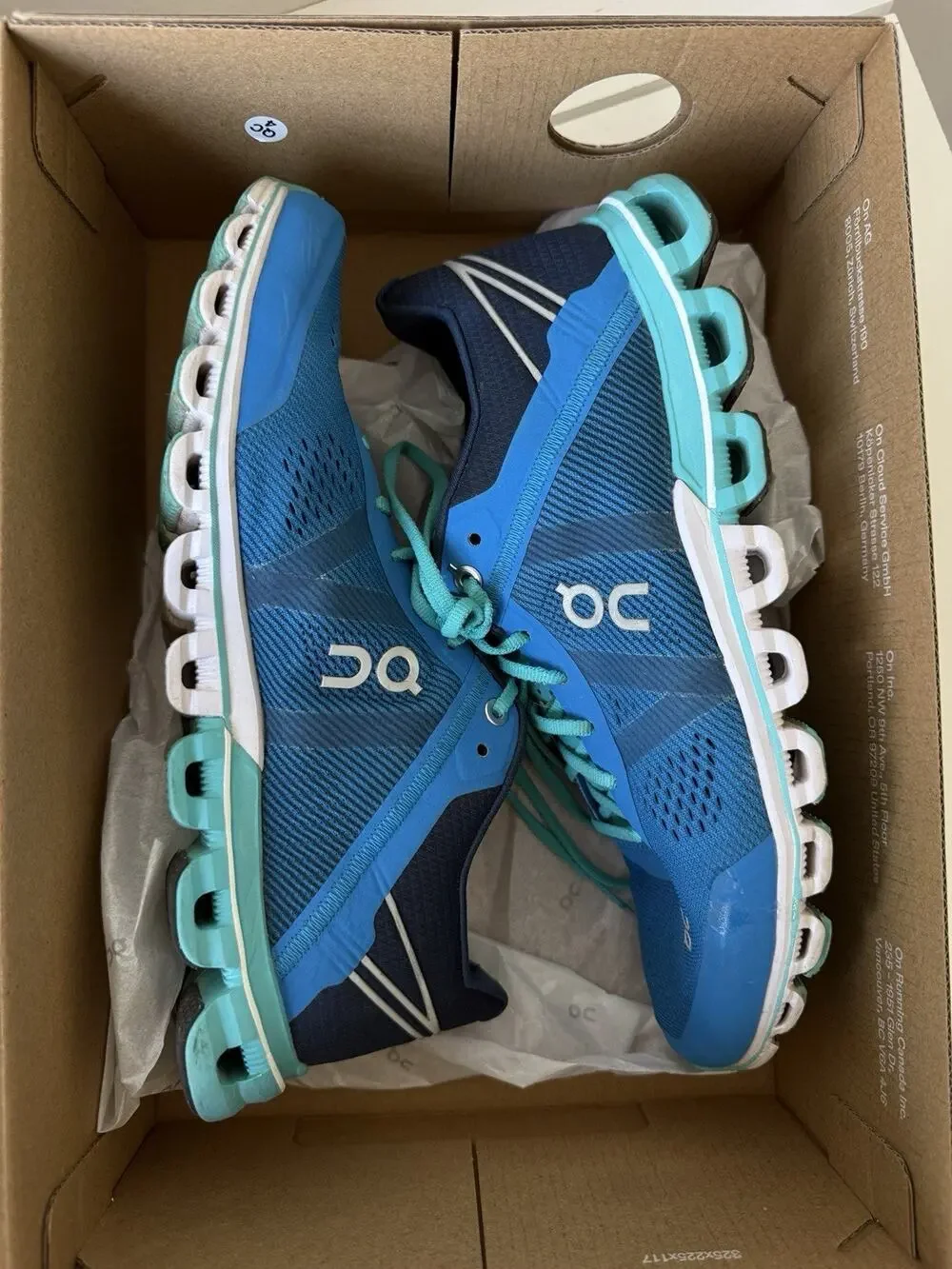 On-Running CloudFlow Women’s sz 8 Malibu / Curacao Blue Running Shoe Sneaker